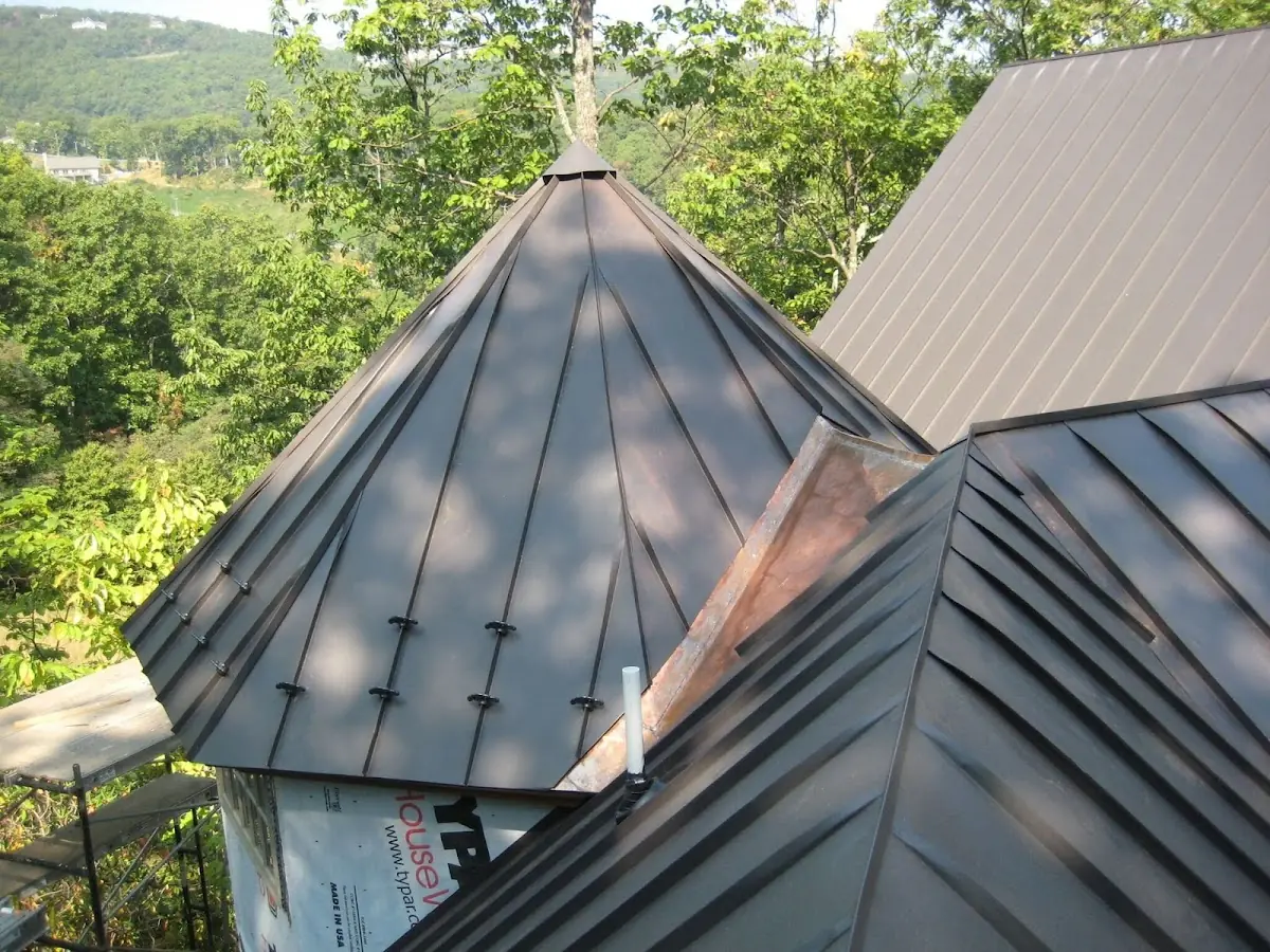 Professional Gutter Cleaning by Craftsman Roofing in Midvalley